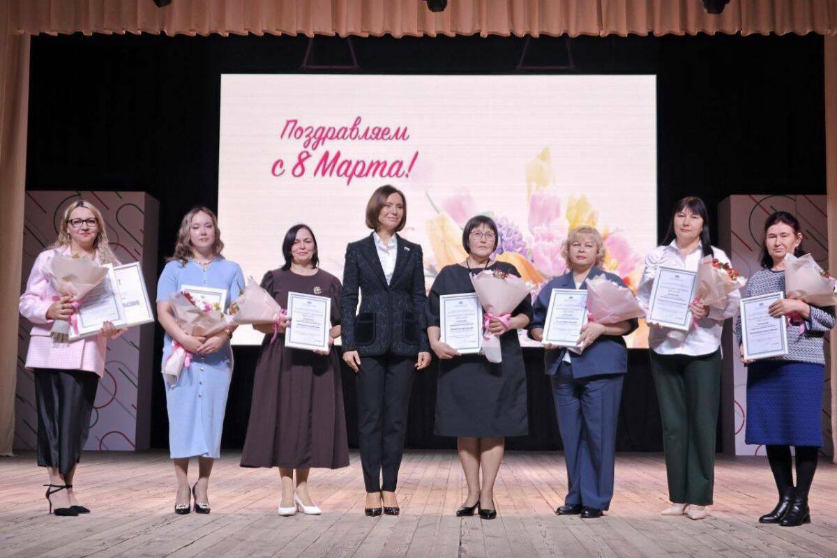 Депутаты Госдумы поздравили с 8 Марта женщин Татарстана