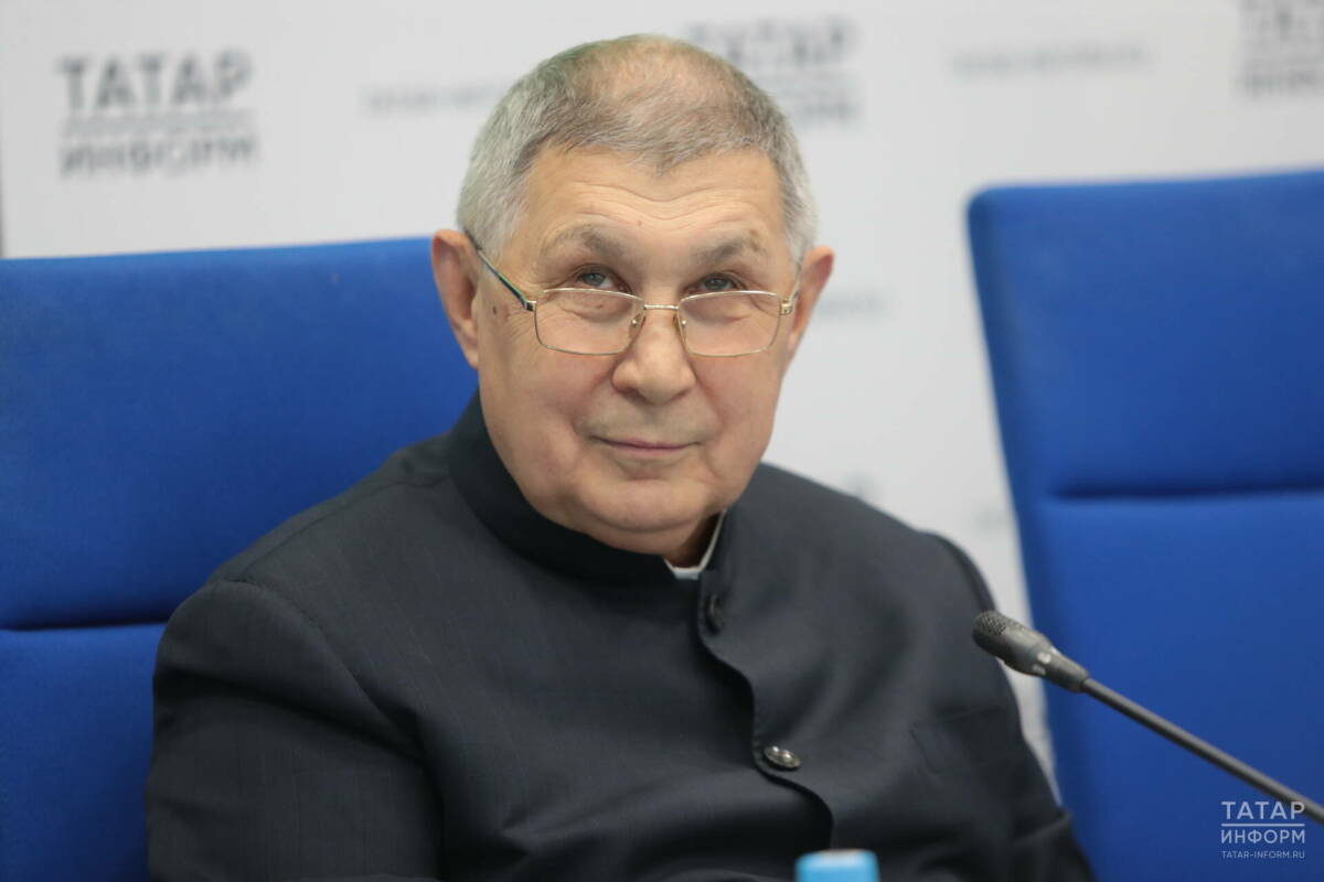 Рифкат Минниханов предложил обсудить международный статус премии Тукая через 10 лет