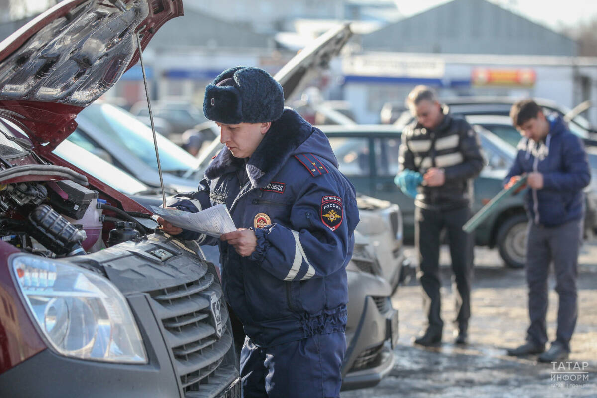 ГАИ напомнила татарстанцам правила регистрации транспорта и размеры госпошлин