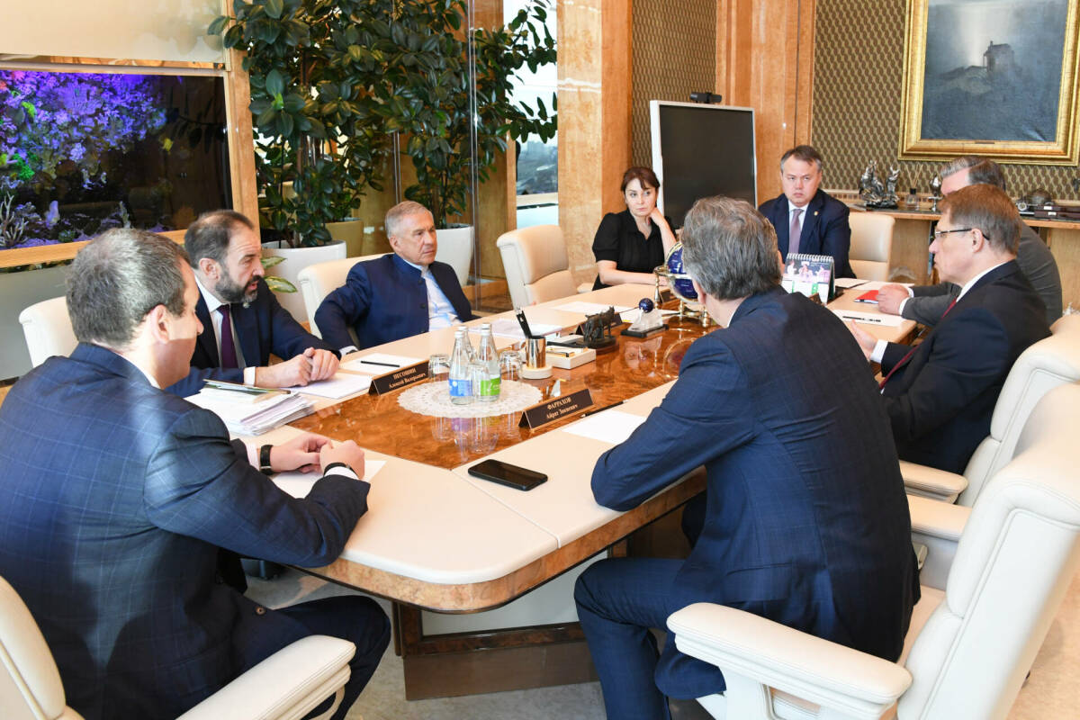 Минниханов обсудил с Мурашко оказание медпомощи пострадавшим на «Нижнекамскнефтехиме»