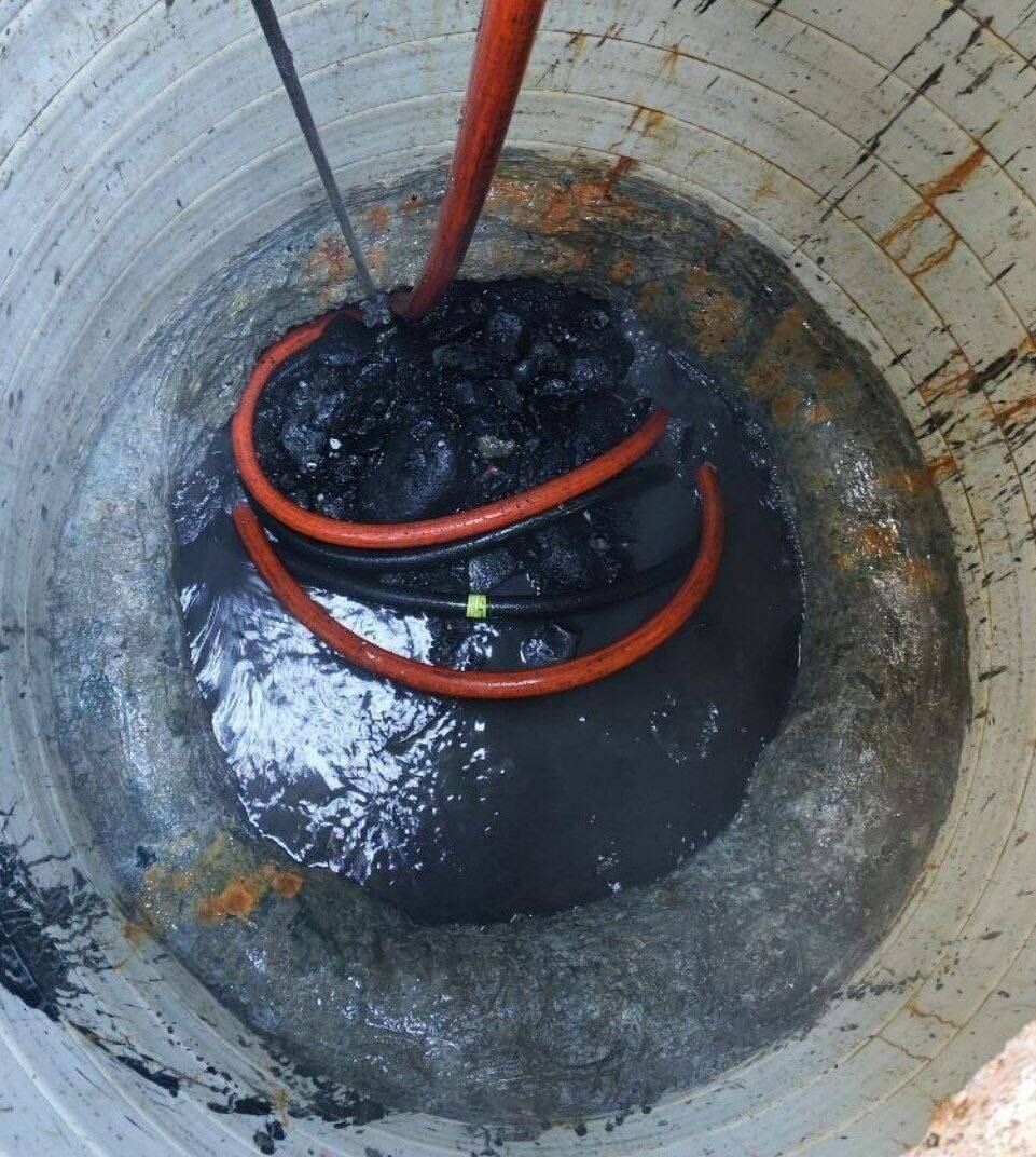 Попавший в канализацию мусор стал причиной подтопления у Деревни Универсиады 