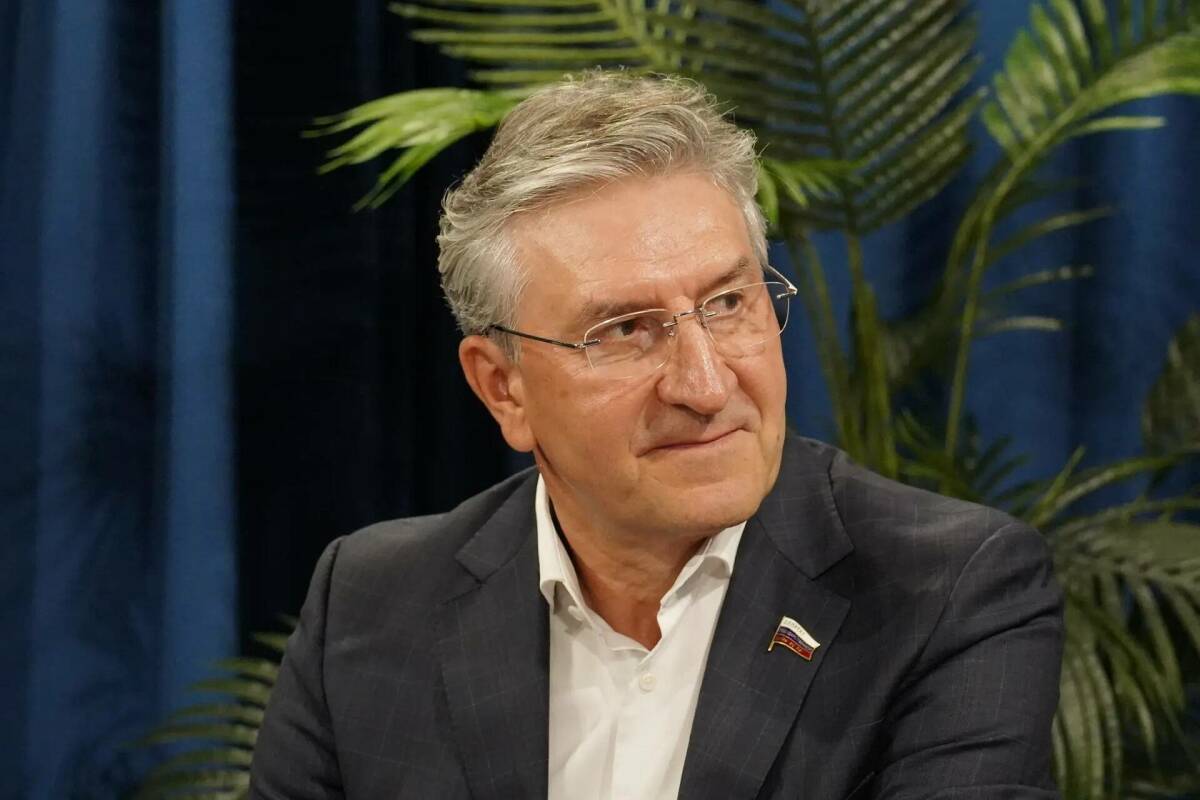 Мурашко представил исполняющего обязанности ректора КГМУ Айрата Фаррахова коллективу вуза