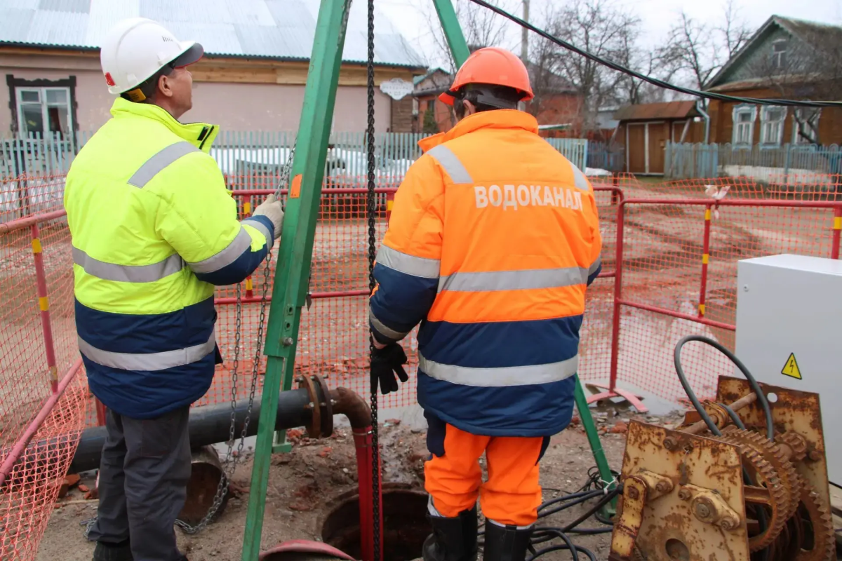 В Казани произошел провал на канализационном коллекторе по улице Шатурская