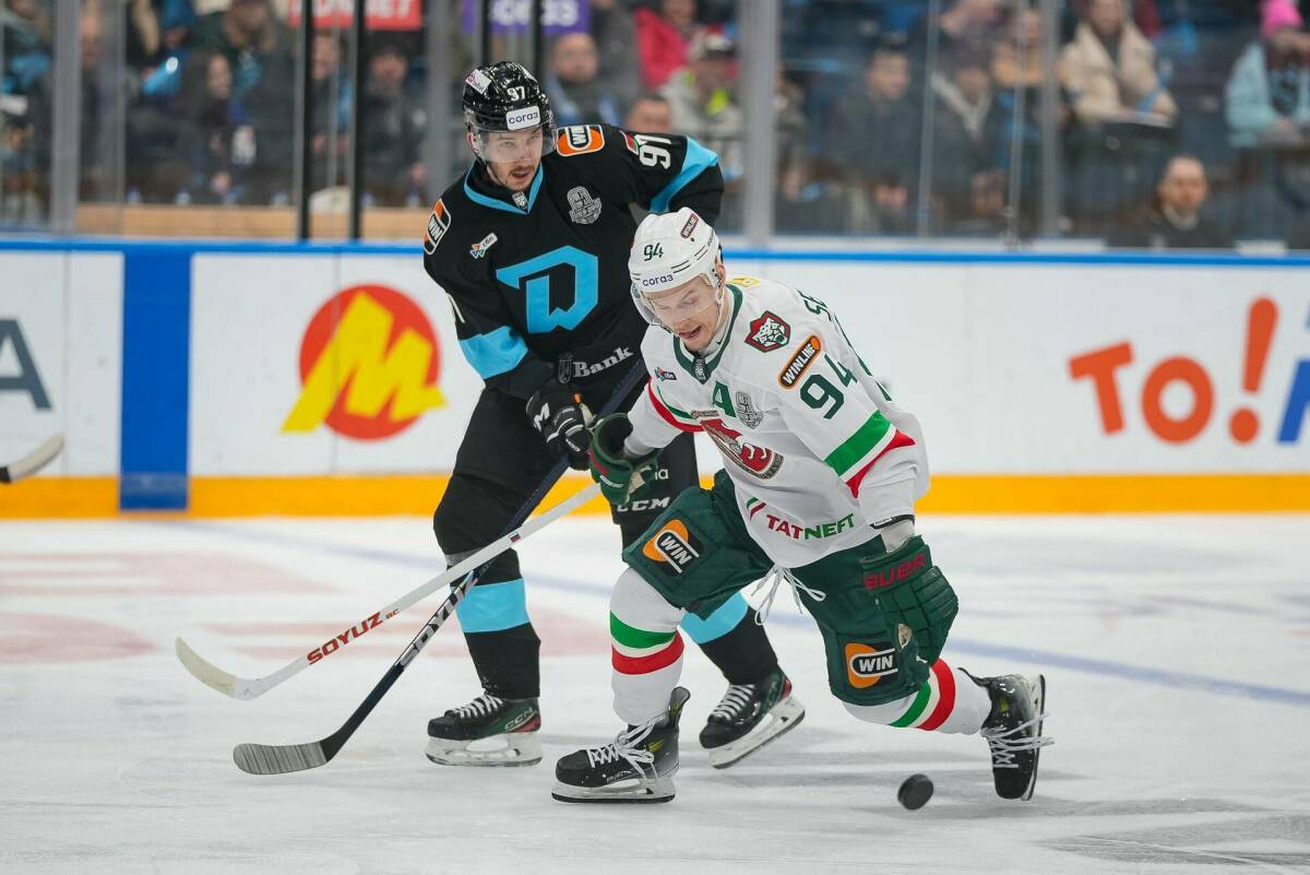 «Ак Барс» в голливудском матче против минского «Динамо» сумел вырвать победу со счетом 5:4. Гости отыгрались в концовке третьего периода, а потом и забрали игру в овертайме. Как казанцы продолжают рушить прогнозы экспертов – в репортаже «ТИ-Спорта» из Белоруссии.