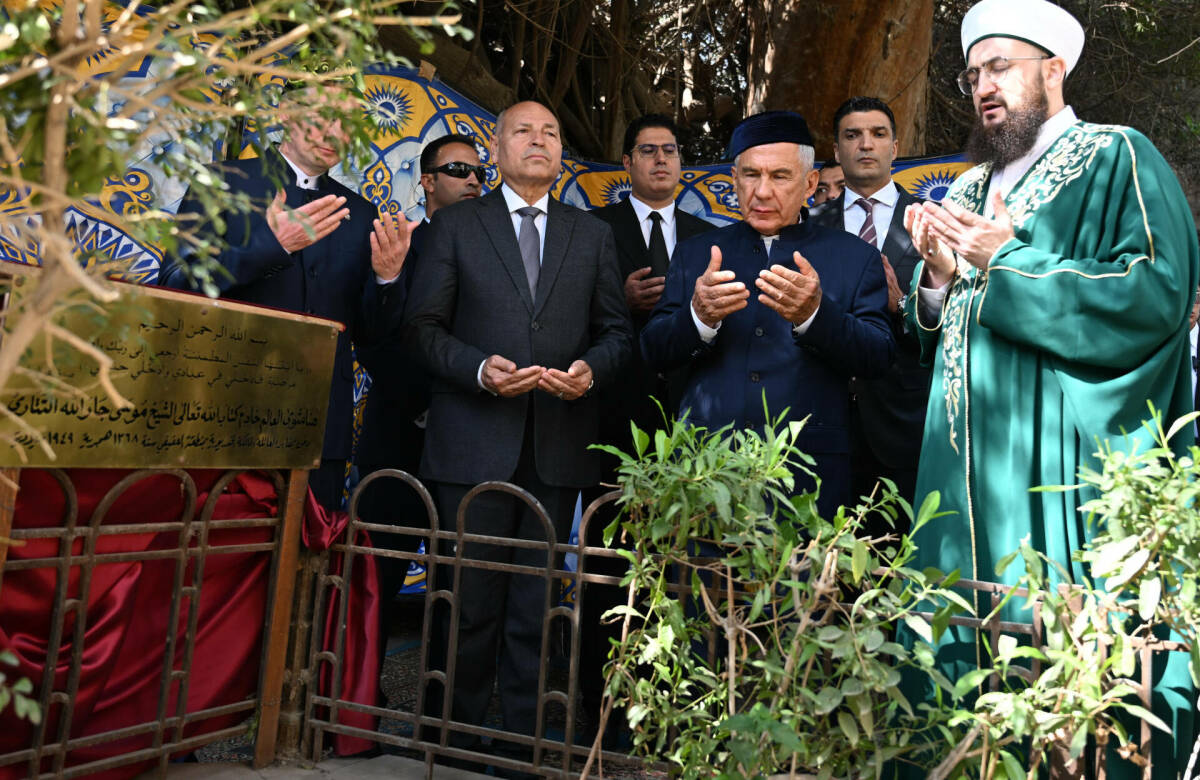 Раис РТ Рустам Минниханов сегодня в Каире посетил могилу татарского богослова Мусы Бигиева. Его имя известно в исламском мире, но точное место захоронения удалось установить лишь в последние годы – после долгих поисков. Рассказываем, кем был Бигиев, о его жизни, спорах вокруг его идей и поисках могилы.