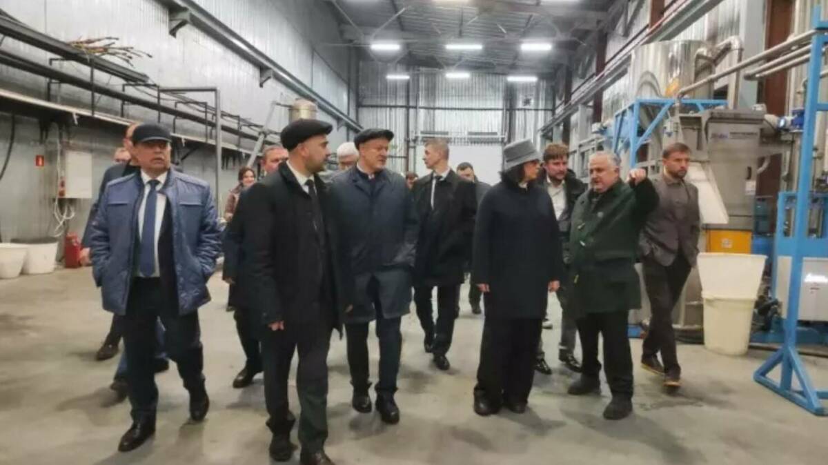 Агентство инвестиционного развития Татарстана сделало в Тюлячах «Ход конем» – организовало муниципальный форум предпринимателей. В район отправилась бизнес-миссия, чтобы посмотреть «на земле» потенциальные инвестиционные проекты. Какие точки роста видят власти и чем малый район пытается привлечь бизнес – в материале «Татар-информа».