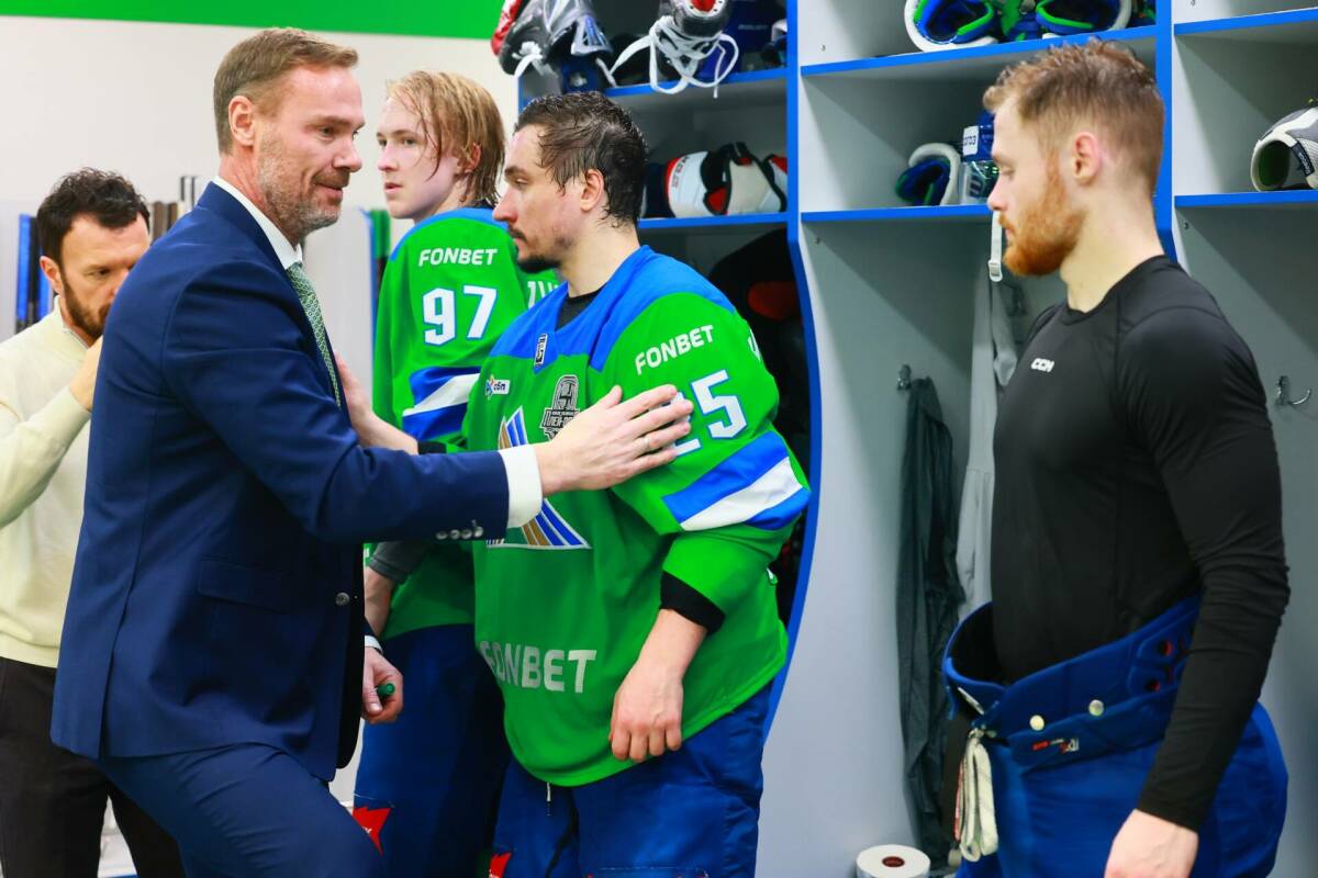 «Салават» выдал сюжет года: восстал из долговой ямы и стал самой зрелищным в КХЛ, но разбился об ярославский бетон. Серия с Ярославлем показала, что «Салават» еще сырой, а также инициировала дискуссию о необходимости реформ, которую запустил Баширов. Как Козлов показал пример преданности и выдержки, и что требуют в Уфе - в материале «ТИ-Спорта».