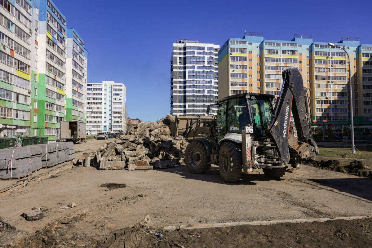 В микрорайоне «Алсу» в Альметьевске начали благоустройство дворов по программе «Наш двор»