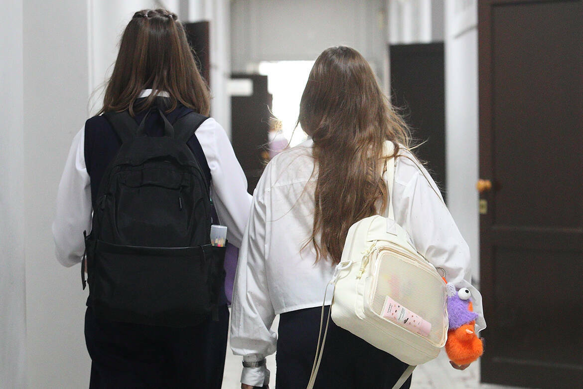 Почему подростки все чаще нуждаются в психологической помощи? В чем здесь вина родителей и соцсетей? Почему дети задумываются о непоправимом и как взрослому не допустить этого? Ответы на эти вопросы «Татар-информ» узнал у экспертов-психологов.