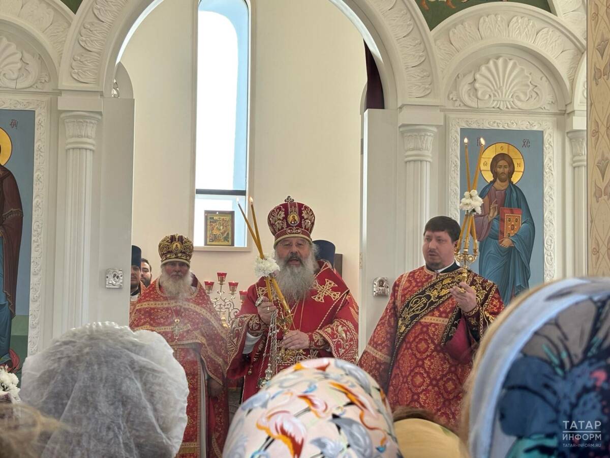 «Вы совершаете подвиг»: митрополит Кирилл поздравил пациентов и врачей ДРКБ с Пасхой