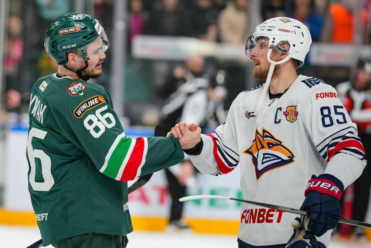 «Ак Барс» и «Металлург» сойдутся в битве за финал. Пока уральцы достаточно легко проходили соперников, Казань отрабатывала свои капканы на эмоциях Минска и проблемах «Трактора». Станет ли жесткий и эмоциональный стиль Разина проблемой для его игроков и почему именно «Магнитка» – самый удобный вариант для «барсов», разбираем в материале «ТИ-Спорта».