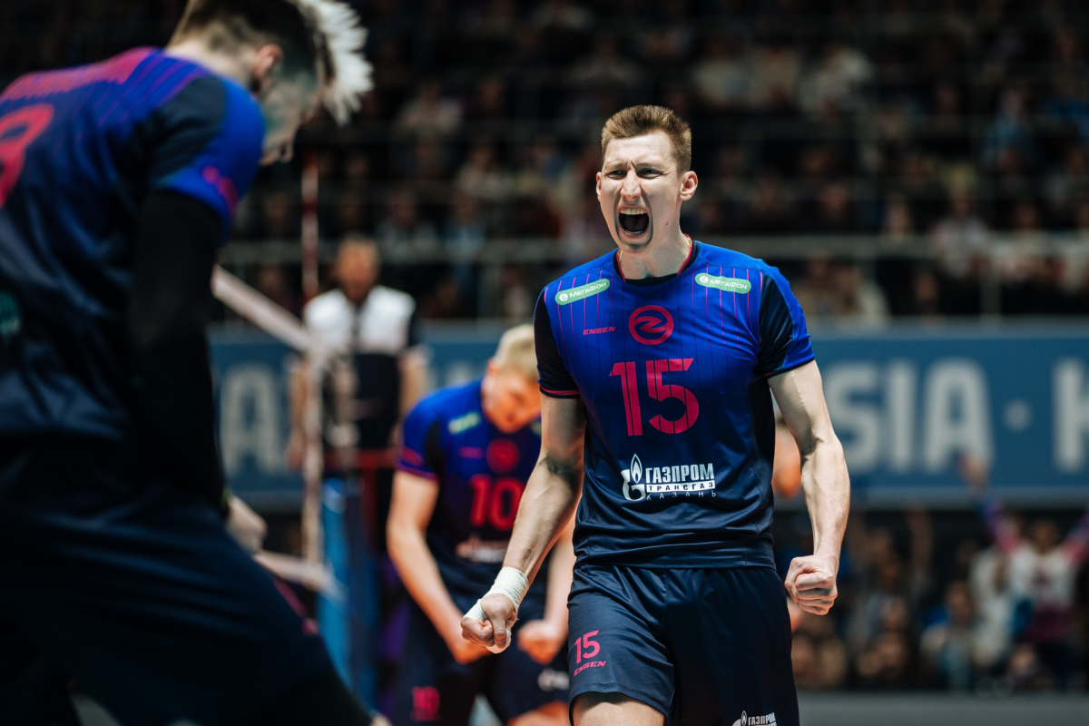 «Зенит-Казань» в драматичном пятом матче полуфинальной серии с «Локомотивом» все же сумел одержать победу со счетом 3:1. Почему противостояние с новосибирцами оказалось настолько непростым для подопечных Алексея Вербова – в материале «ТИ-Спорта».