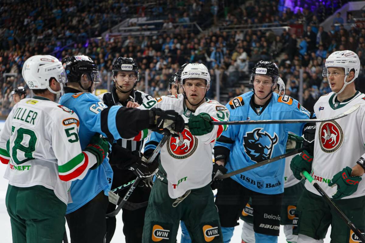 В Минске Дмитрий Квартальнов явно вырос и сколотил машину, которая впервые в истории всерьез претендует на Кубок Гагарина. Так что «рабочий визит» «Квадрата» в Казань должен стать главной интригой второго раунда плей-офф. За счет чего «зубры» стали топами КХЛ и что может противопоставить минчанам «Ак Барс» – в материале «ТИ-Спорта».