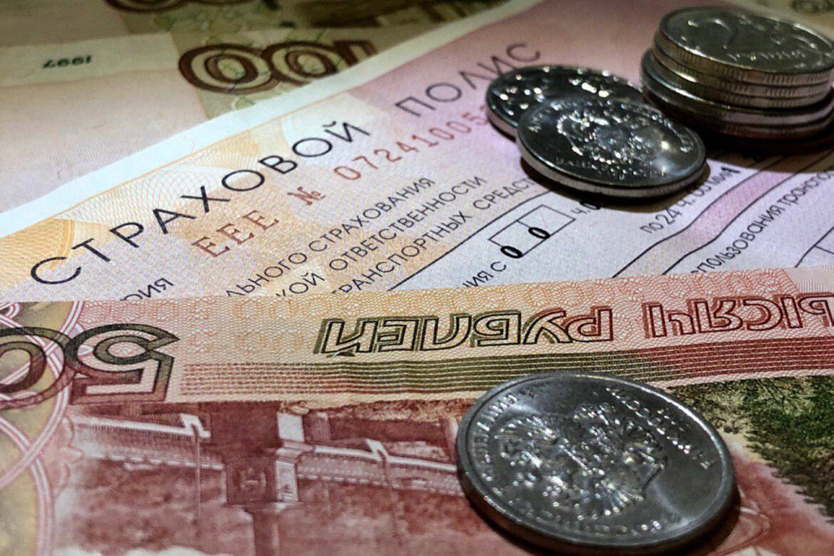 Правительство России одобрило законопроект о повышении максимальной страховой выплаты по ОСАГО с 500 тыс. до 2 млн рублей. Стоит ли бояться повышения стоимости полиса, нужно ли увеличение выплат и как аккуратное вождение может спасти от финансовой нагрузки, разбирался «Татар-информ».