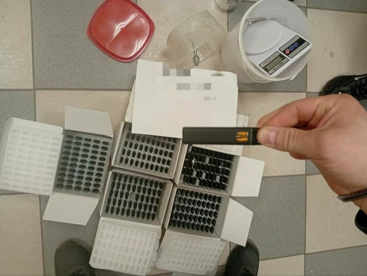 Челнинку задержали с крупной партией вейпов с наркотиками