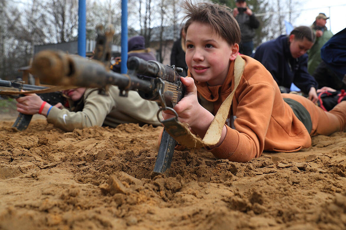 «Это игра для детей с характером»: в Казани прошел зональный этап «Зарницы 2.0»