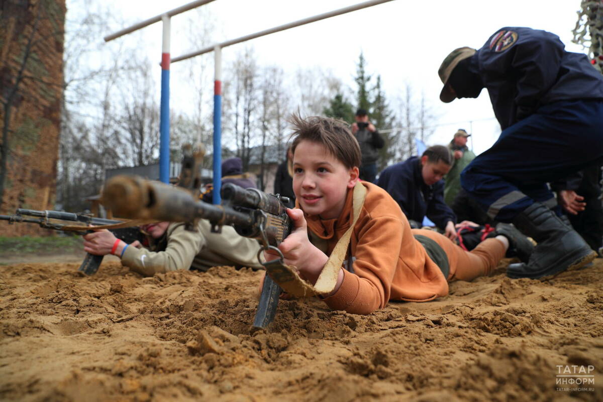 «Это игра для детей с характером»: в Казани прошел зональный этап «Зарницы 2.0»