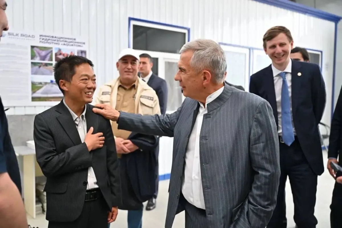 Минниханов в Бухаре посетил создаваемый при поддержке Татарстана промпарк