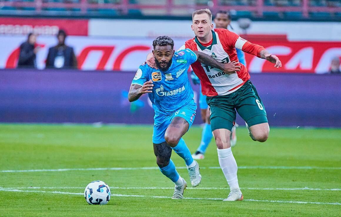 «Локомотив» - «Зенит» и другие пары: расписание матчей чемпионата России на сегодня