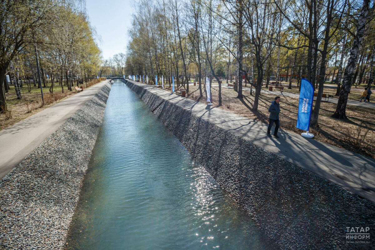 Участники центрального субботника посадят деревья и покрасят заборы в парке Урицкого