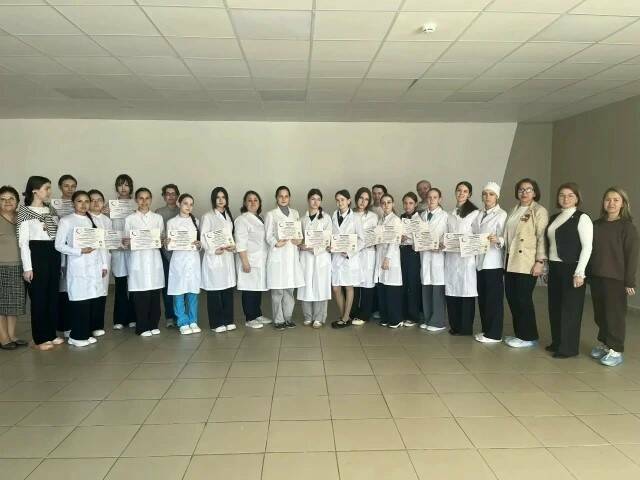 В медколледже Челнов прошел профессиональный чемпионат для школьников