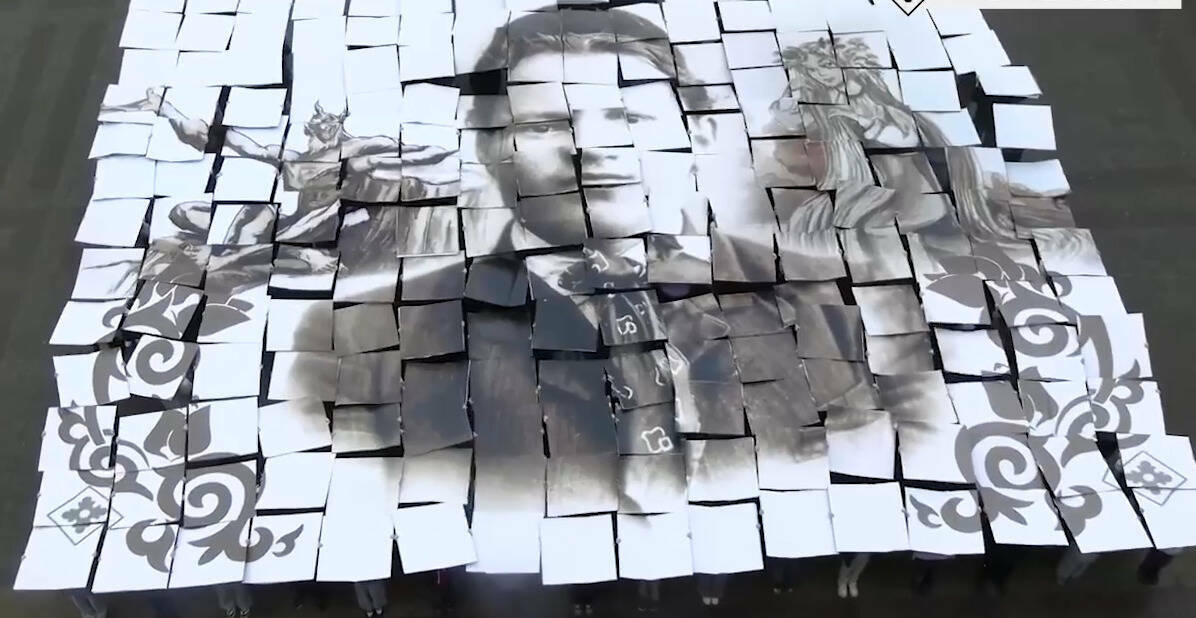 В Менделеевске на площади Дворца культуры создали гигантский портрет Габдуллы Тукая