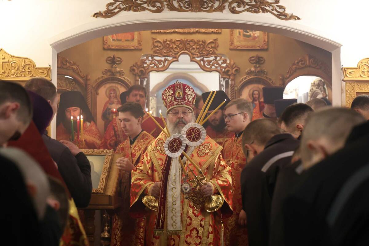 Митрополит Кирилл отслужил Литургию в исправительной колонии №5