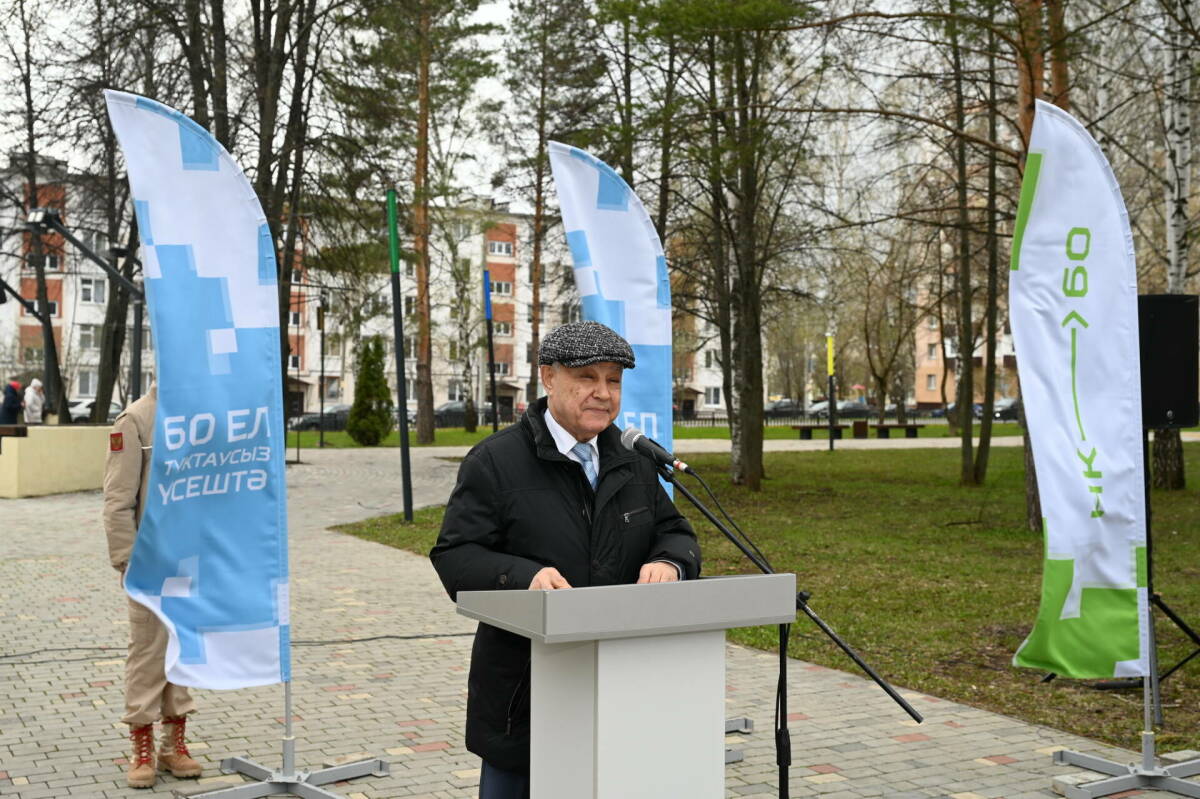 Мухаметшин в Нижнекамске открыл передвижную выставку «Герои многонационального Татарстана»