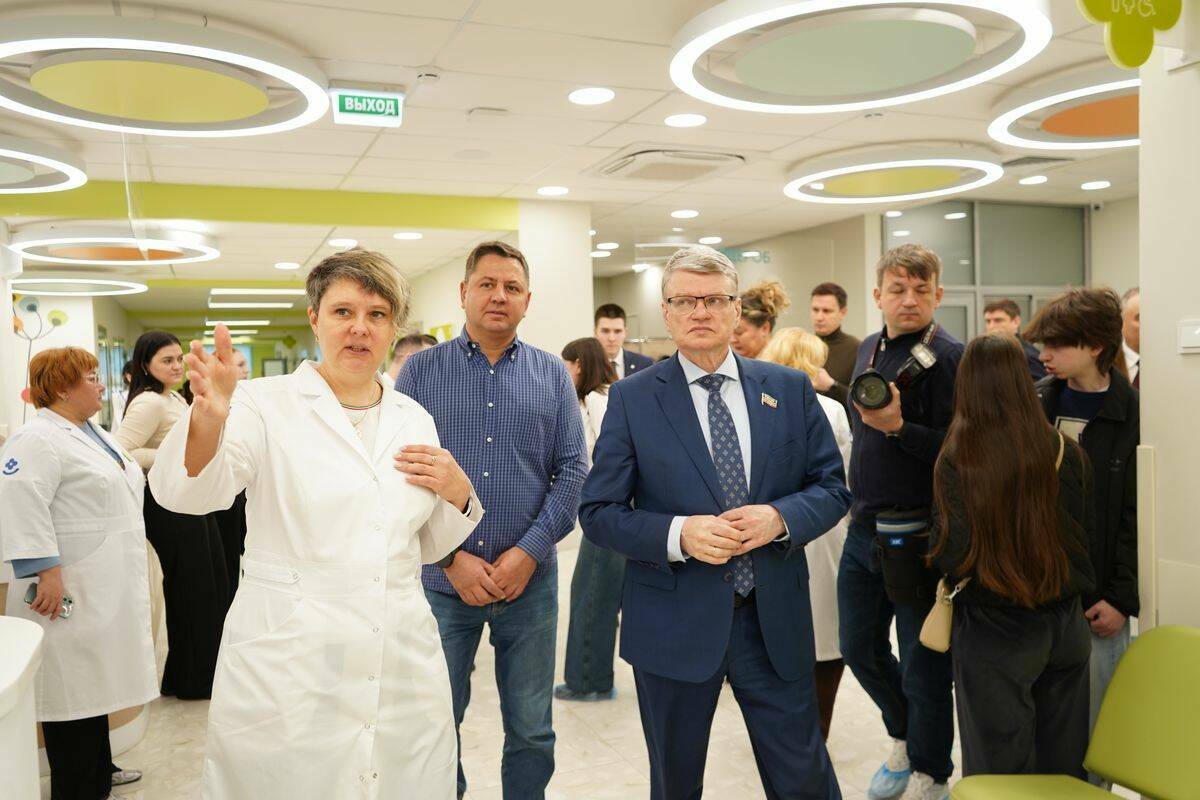 Десант «Единой России» ознакомился с работой нового филиала детской поликлиники в Казани