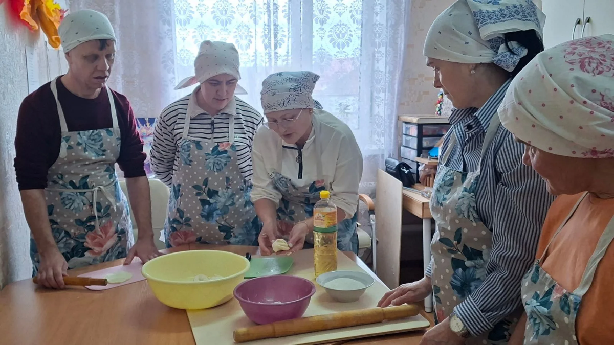 Занятие по базовым кулинарным навыкам провели для подопечных соццентра в Мамадышском районе