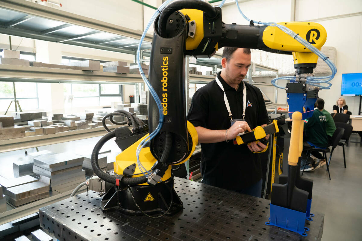 РТ стала одним из регионов-лидеров по развитию роботизации в России. Татарстан оказался в первой группе нового рейтинга, который учитывает не только текущий уровень внедрения технологий, но и спрос на них со стороны бизнеса. Об этом сообщает пресс-служба ВЭБ.РФ по итогам соответствующего исследования, передает ТАСС.