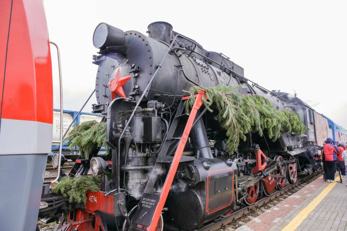«Паровоз Победы» прибыл в Альметьевск и стал центром праздничной программы