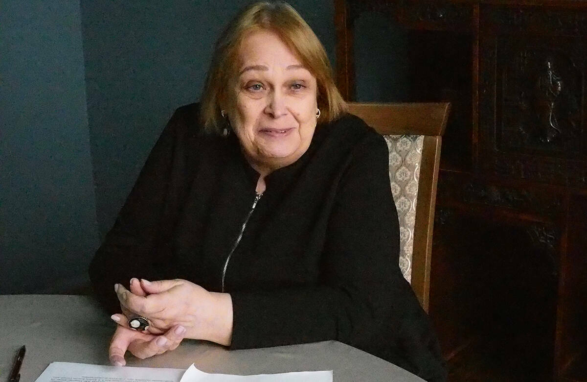 Фонды Национального музея РТ насчитывают без малого миллион единиц хранения, из которых посетителям доступны менее 3%. О том, сколько стоит полная реконструкция главного здания, почему Иван Жиганов критикует работу музея-квартиры его отца и нужен ли республике музей фотографии, мы поговорили с главной хранительницей музея Светланой Измайловой.