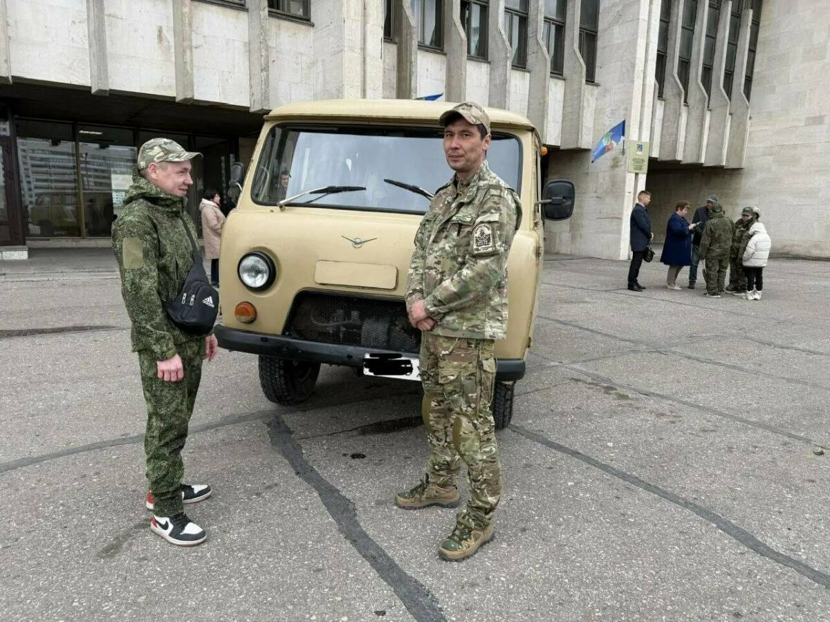 «Чтобы мои дети жили в спокойствии»: командиру взвода БПЛА из Челнов передали автомобиль