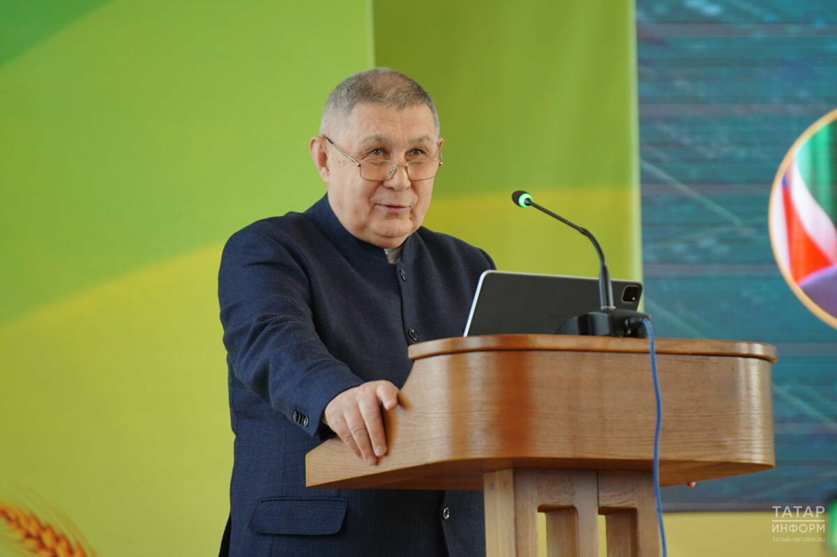 Рифкат Минниханов рекомендовал руководителям предприятий прийти на выставку РВФ