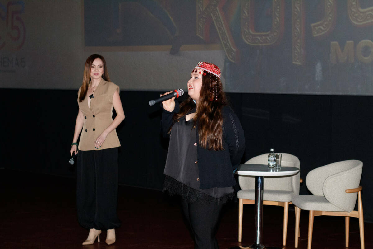 Актриса Альбина Кабалина представила музыкальную комедию «Королек моей любви» в Казани