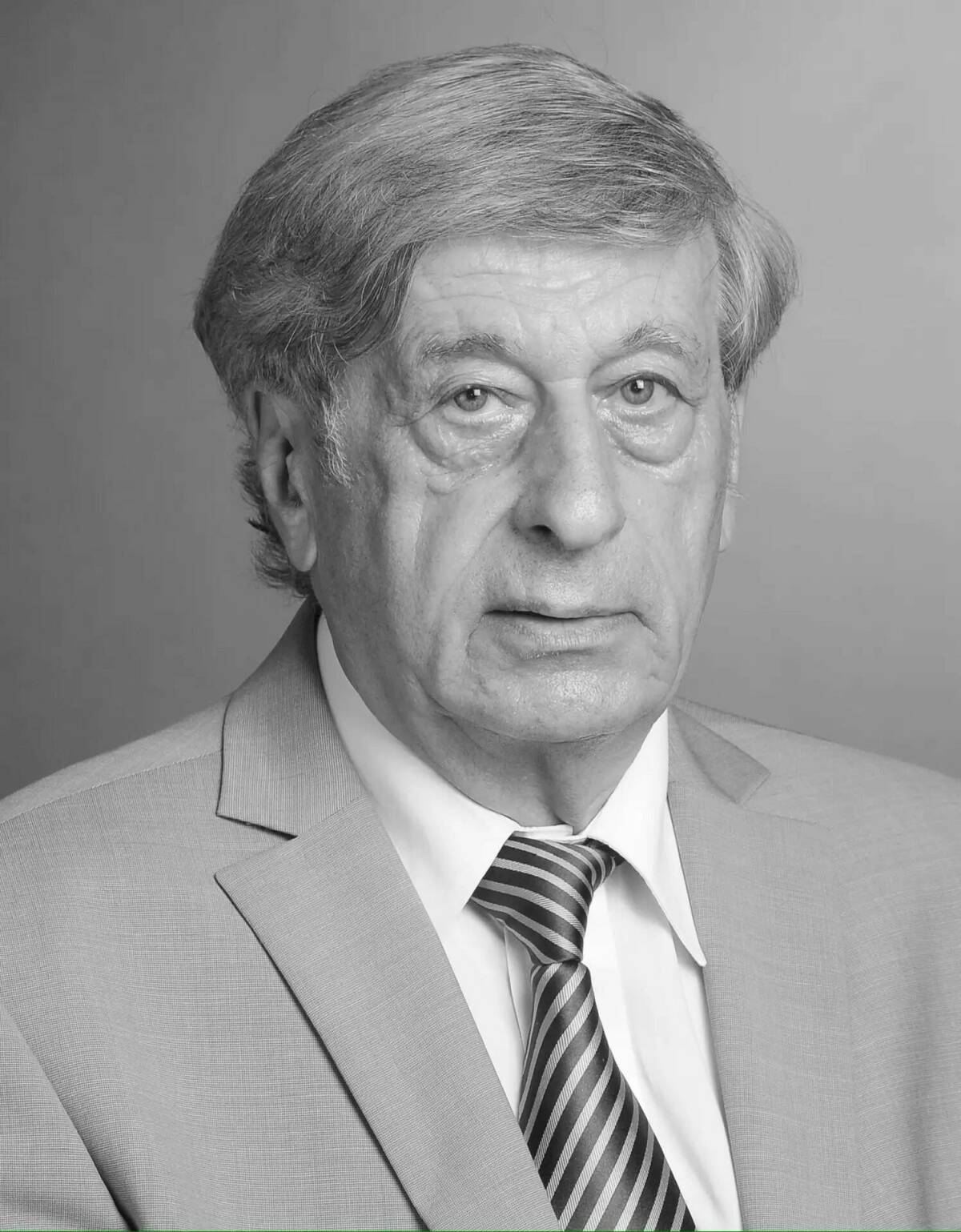 На 92-м году жизни скончался известный нижнекамский строитель Рафаил Глянц