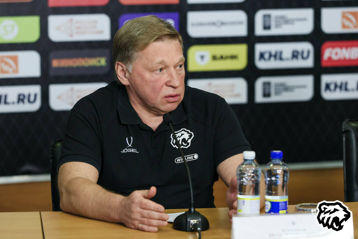 Корешков покидает пост главного тренера в «Тракторе»