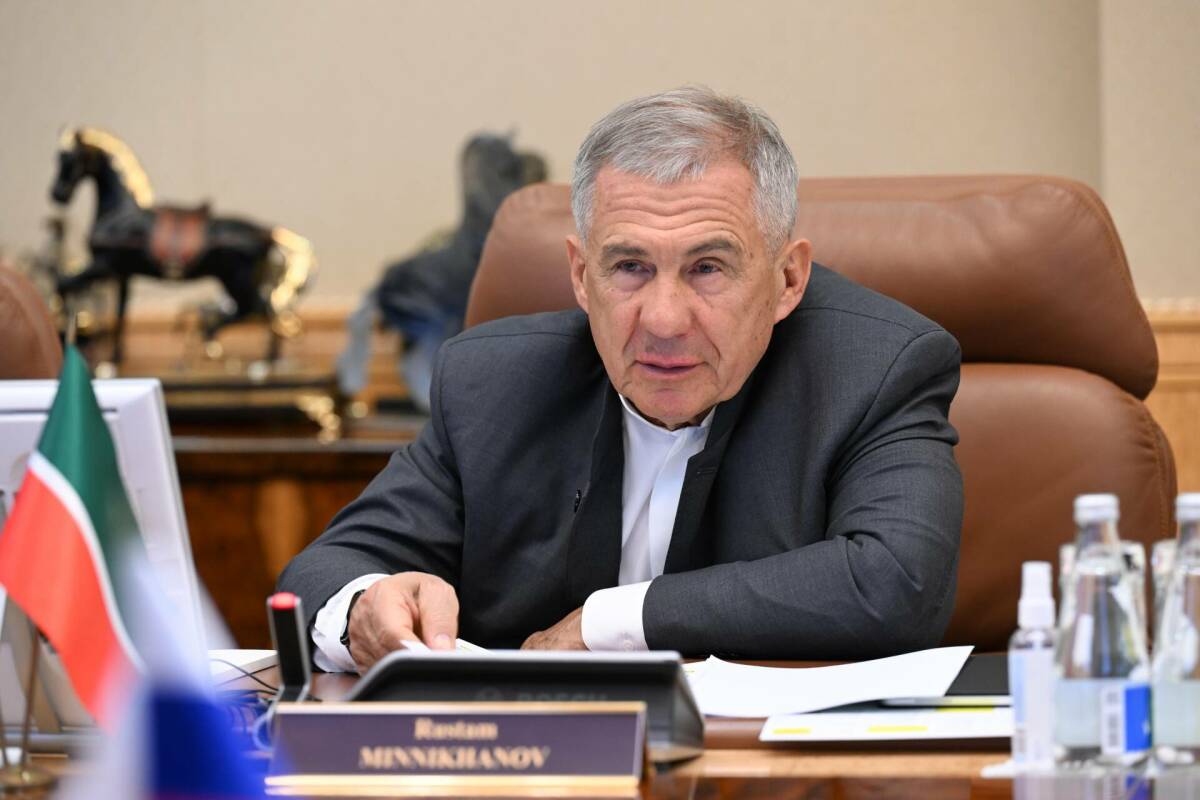Минниханов: Академия молодежной дипломатии привлекает лидеров со всего мира
