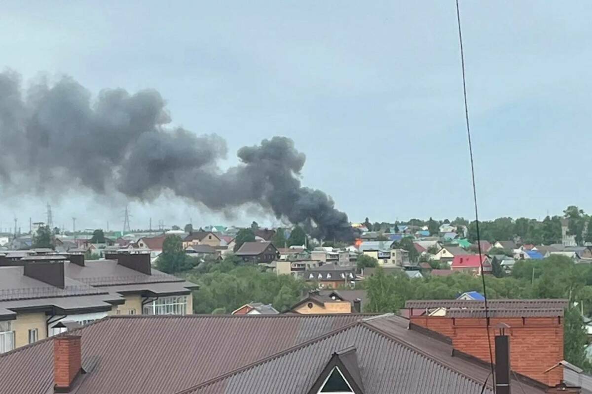 Частный дом полыхает в Бугульме