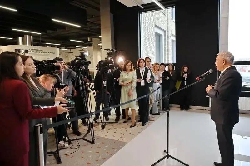 Фарид Мухаметшин поздравил работников СМИ Татарстана с Днём печати республики