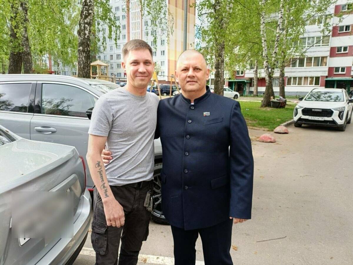 «Пусть возвращение будет с Победой»: бойцу «Рубикона» передали гумпомощь из Челнов