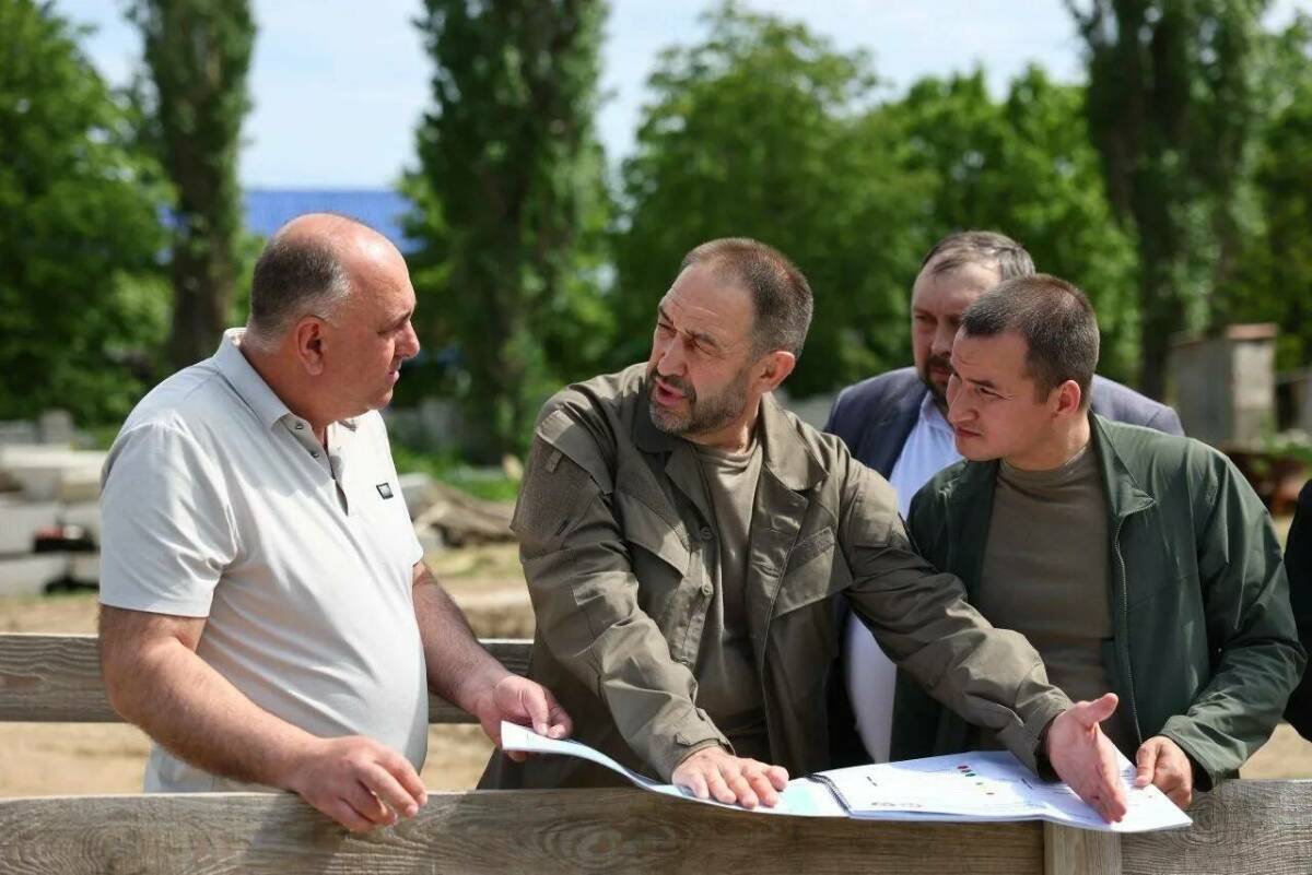 Минниханов рассказал о поездке Песошина и Сафарова в подшефные РТ города ЛНР