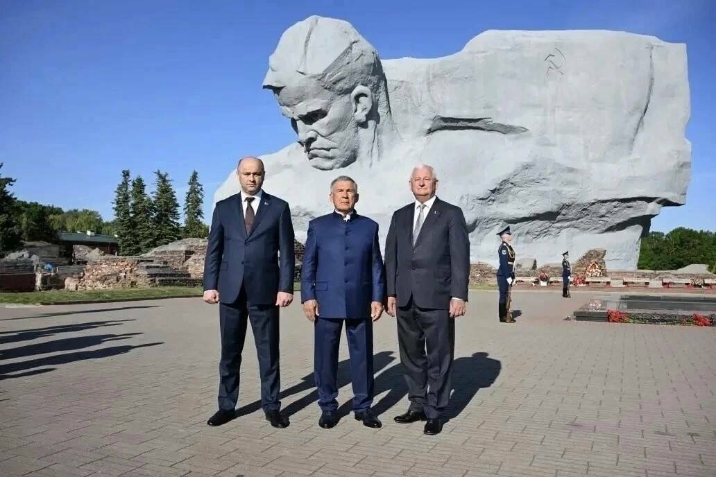 Минниханов о защитниках Брестской крепости: Они боролись за Родину до конца