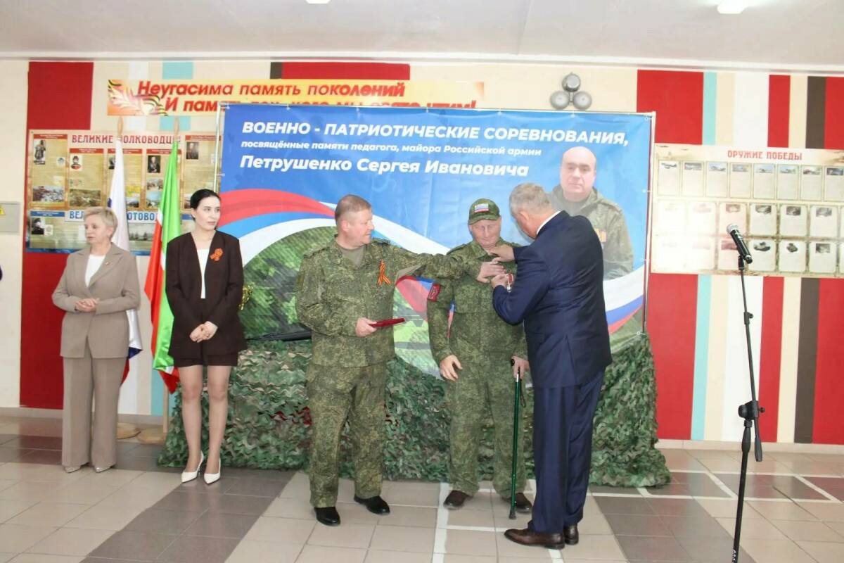 «Из шестнадцати осталось восемь»: ветеран СВО из Заинска награжден орденом Мужества