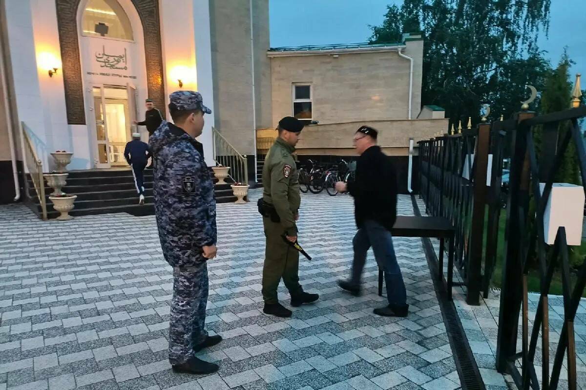 Росгвардейцы охраняли общественный порядок в утренние часы Курбан-байрама