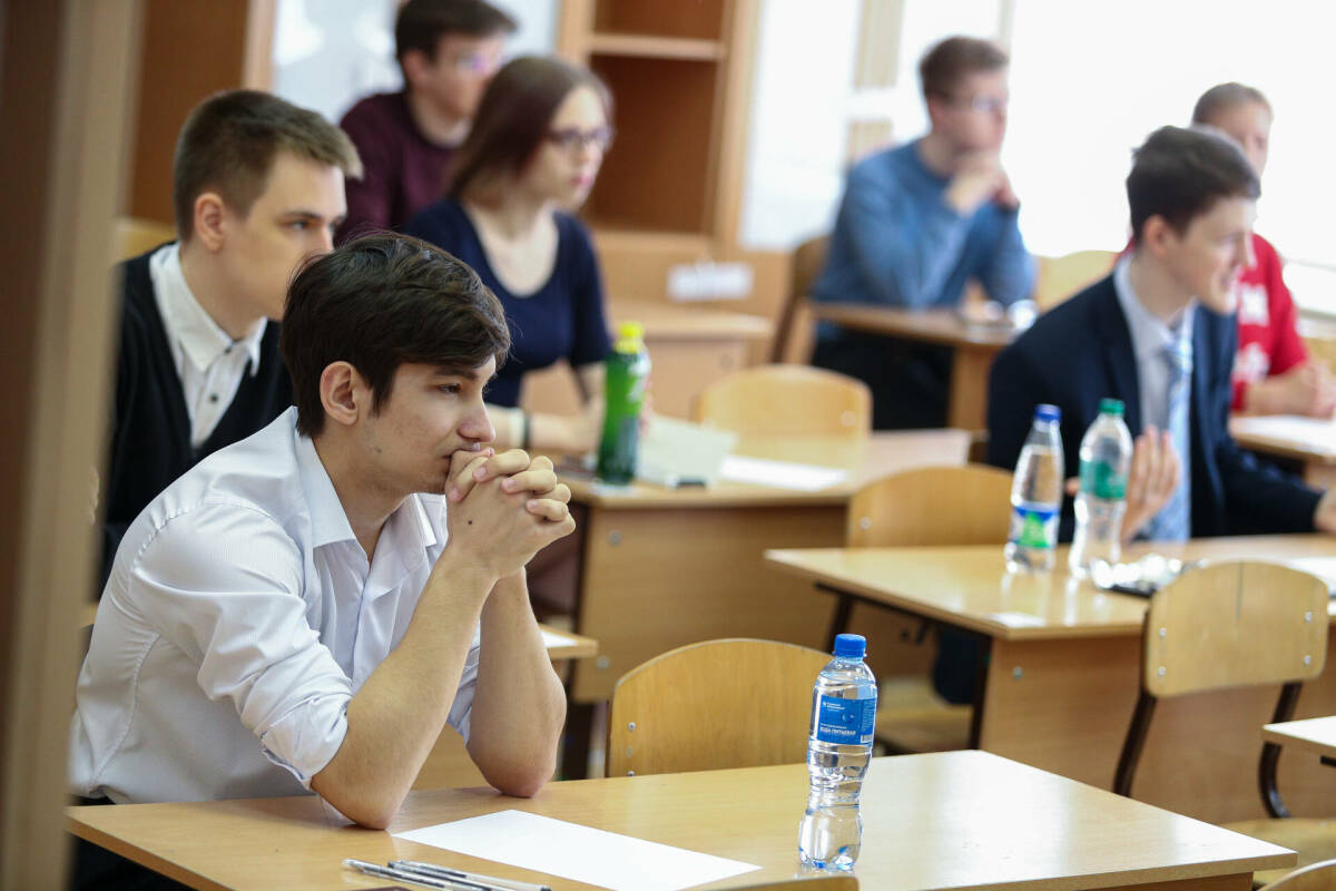 Стартует пора экзаменов – школьники считают дни до ОГЭ и ЕГЭ, а у студентов уже началась сессия. Любой экзамен – это мощный стресс. О том, чем он может навредить и как правильно вести себя родителям учащихся в день сдачи, «Татар-информу» рассказала врач-невролог детской городской больницы №8 Казани Резеда Шигабутдинова.