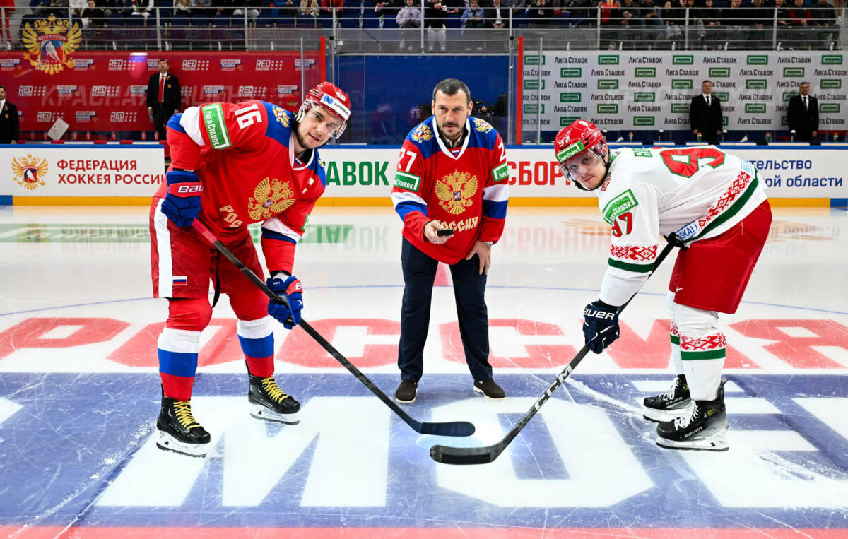 В IIHF будут принимать решение о допуске росссиян в индивидуальном порядке