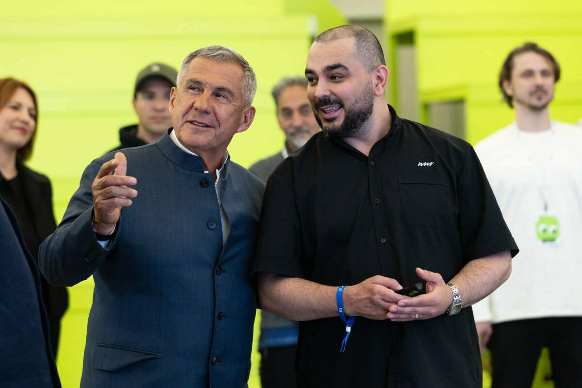 Минниханов пошутил по поводу сходства своего отчества и названия фестиваля «НУР»