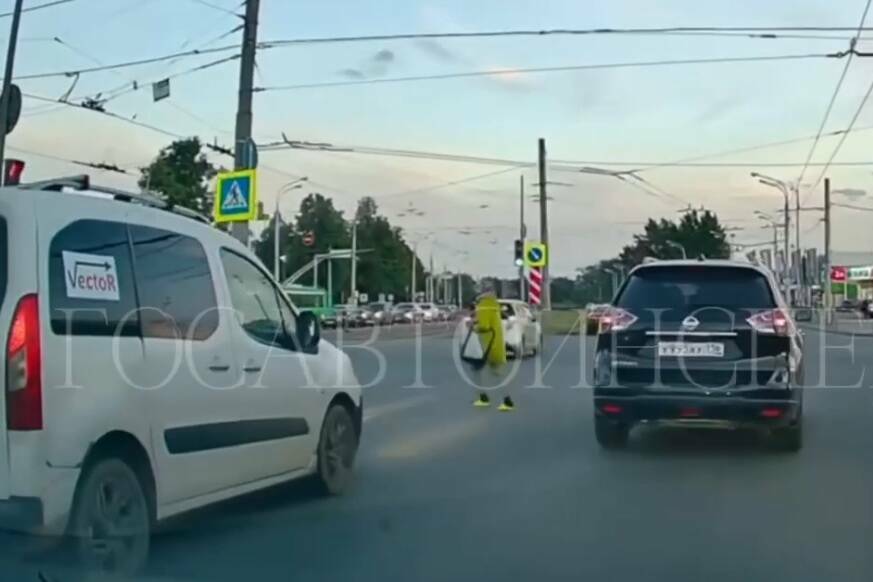 В Казани женщина попала под «УАЗ Патриот», перебегая дорогу по зебре